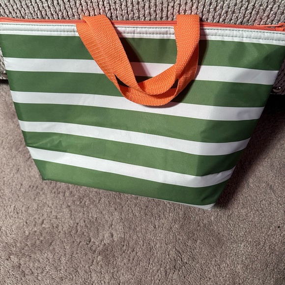 Thirty One small llama cooler bag - Picture 2 of 4